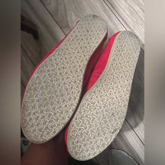 Toms red shoes never worn - Picture 1 of 4